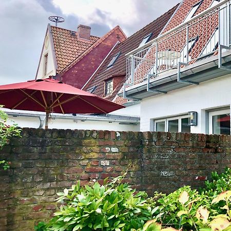 Gaestehaus Kajuete Direkt Am Wasser フリードリッヒシュタット エクステリア 写真