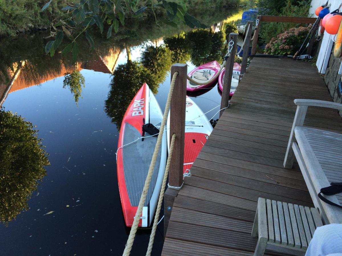 Gaestehaus Kajuete Direkt Am Wasser フリードリッヒシュタット エクステリア 写真