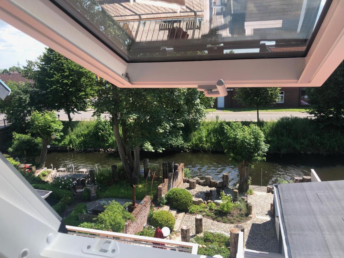 Gaestehaus Kajuete Direkt Am Wasser フリードリッヒシュタット エクステリア 写真