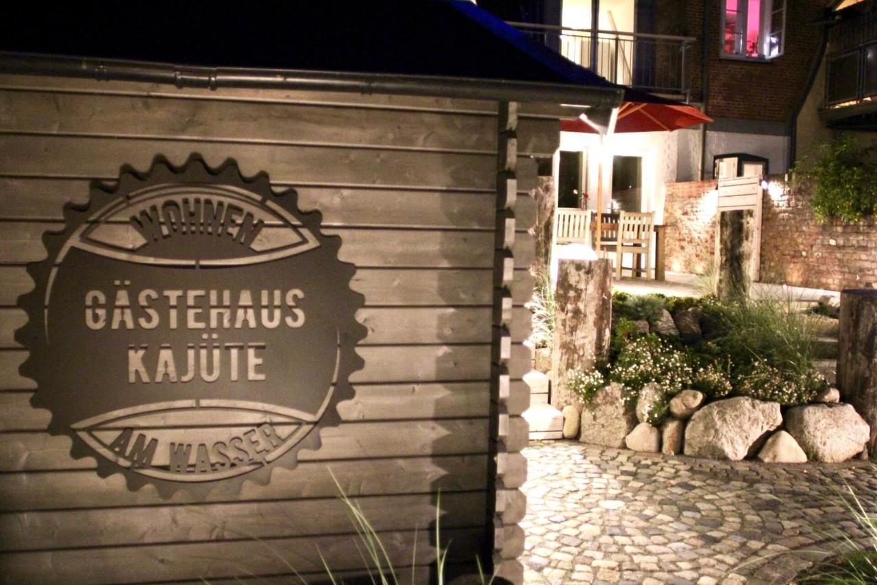 Gaestehaus Kajuete Direkt Am Wasser フリードリッヒシュタット エクステリア 写真