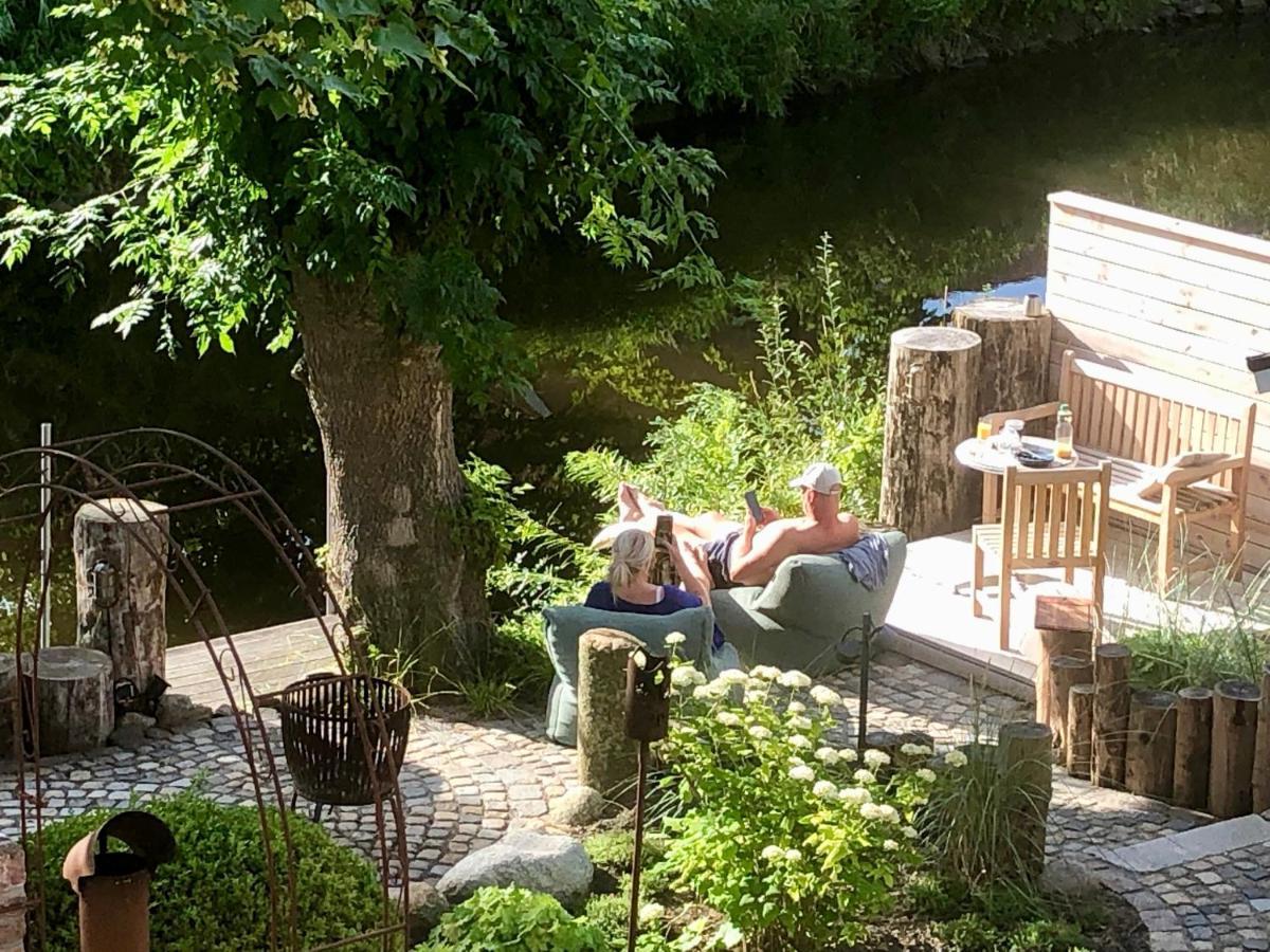 Gaestehaus Kajuete Direkt Am Wasser フリードリッヒシュタット エクステリア 写真