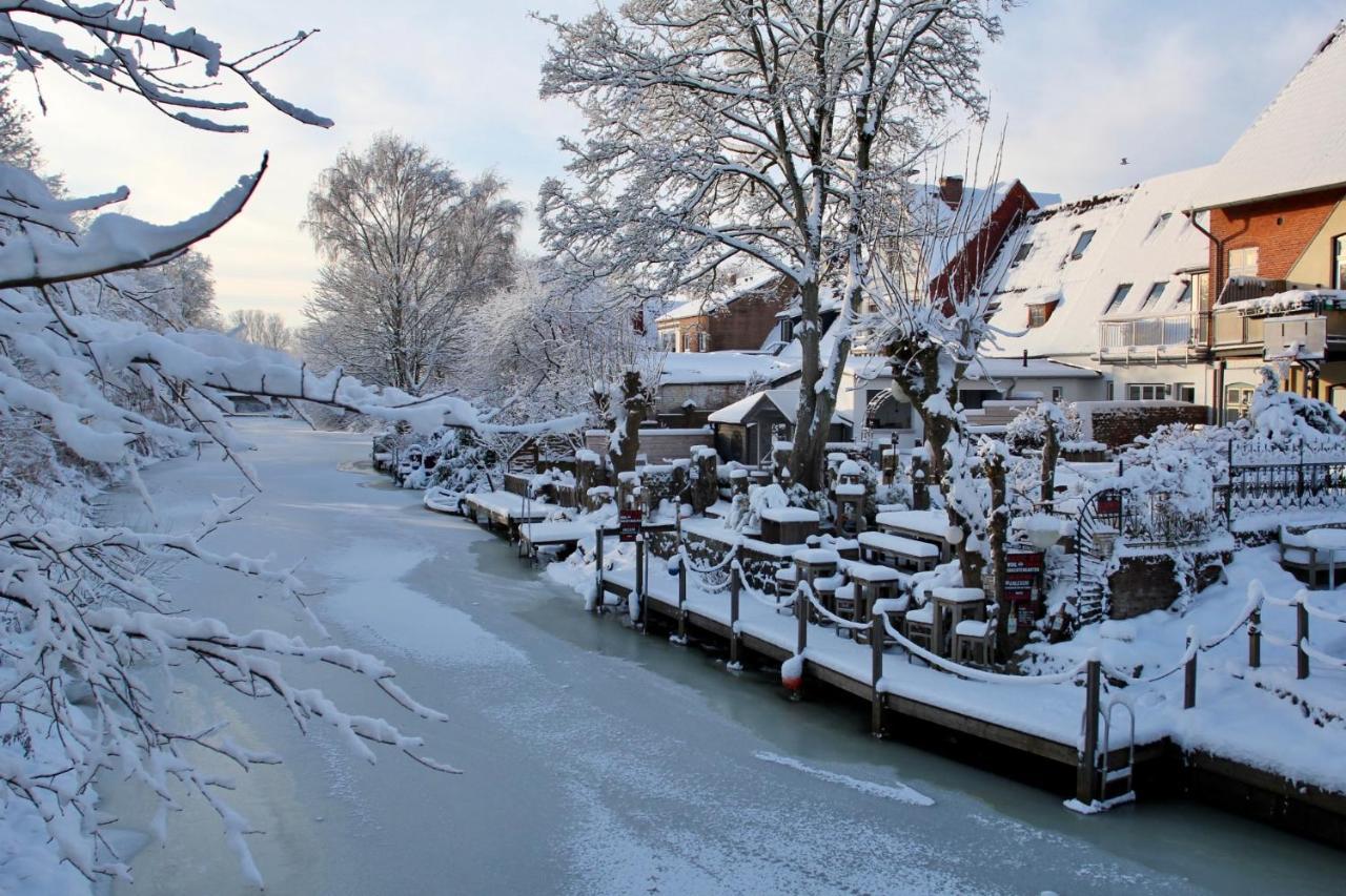 Gaestehaus Kajuete Direkt Am Wasser フリードリッヒシュタット エクステリア 写真