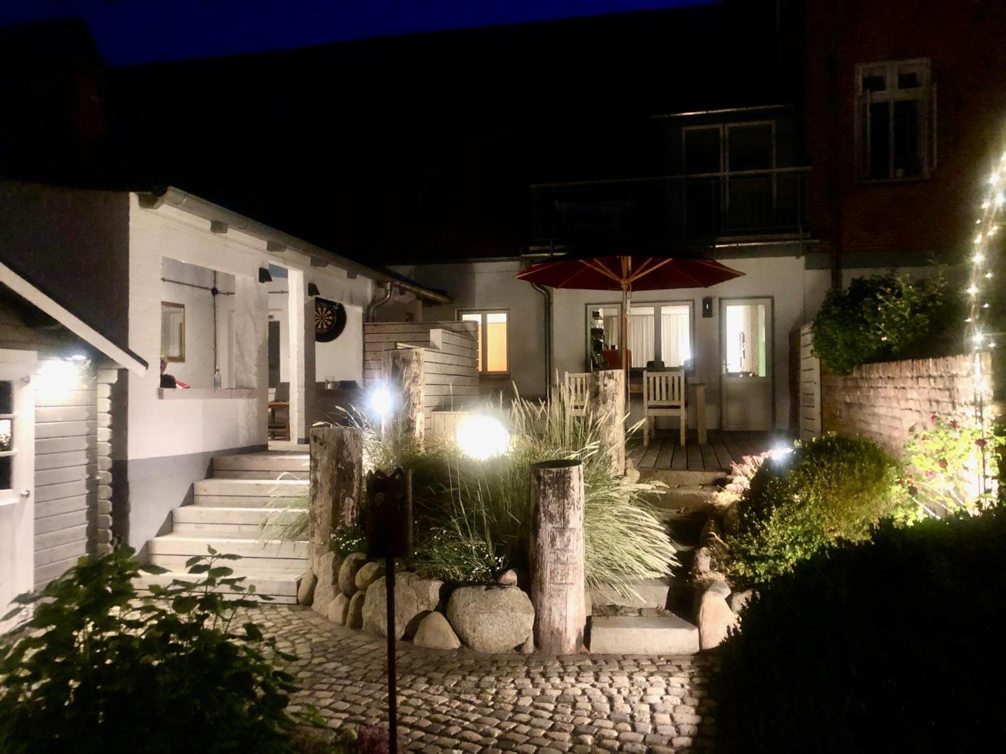 Gaestehaus Kajuete Direkt Am Wasser フリードリッヒシュタット エクステリア 写真